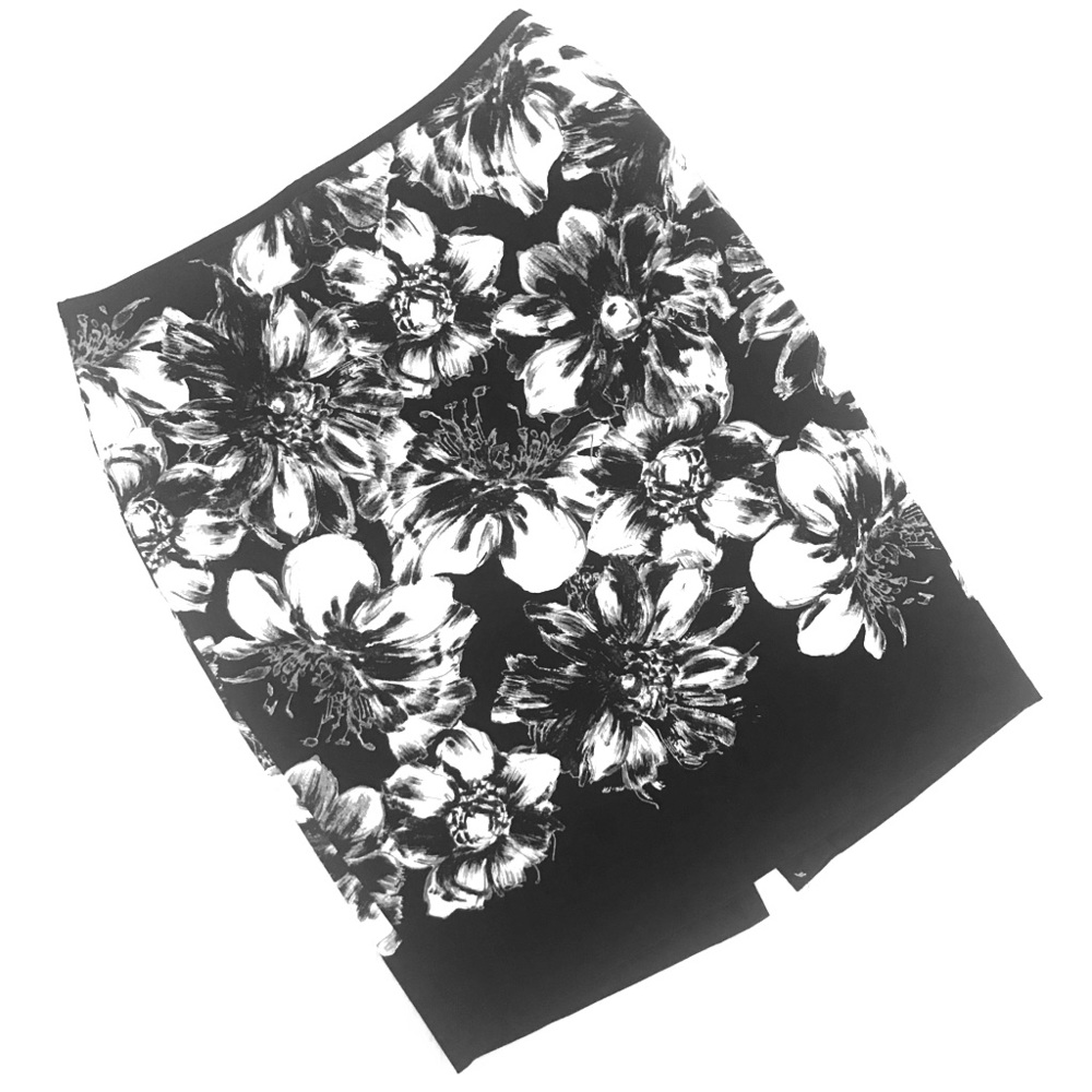 Ann Taylor Black @ White floral skirt
